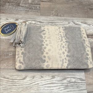 G.I.L.I. Stylish Gray and White Clutch with Haloguard